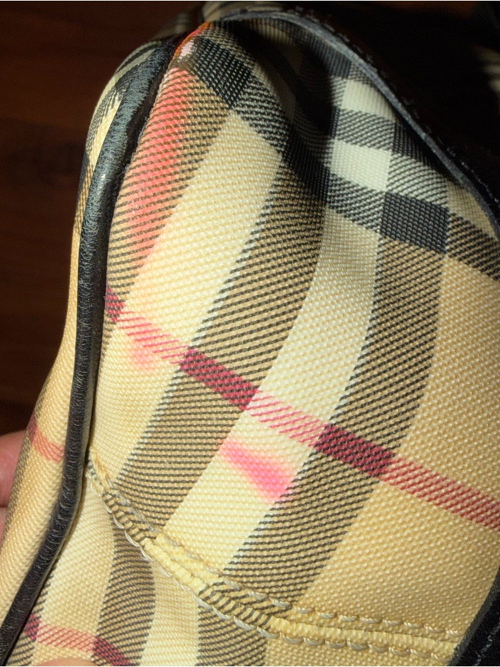 Classic Check Tote Bag in Beige and Black - Picture 9 of 12